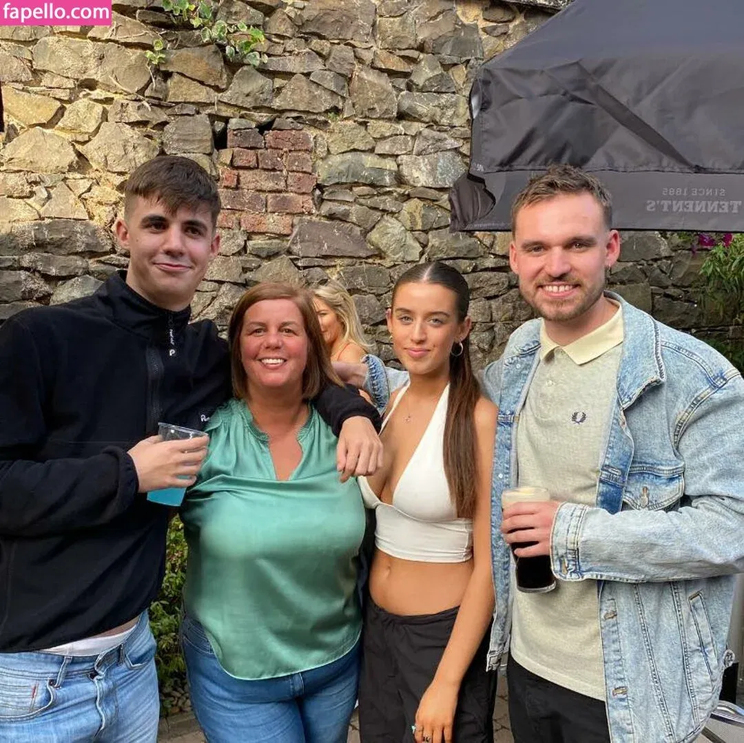 Lucy McCullough Onlyfans Photo Gallery 