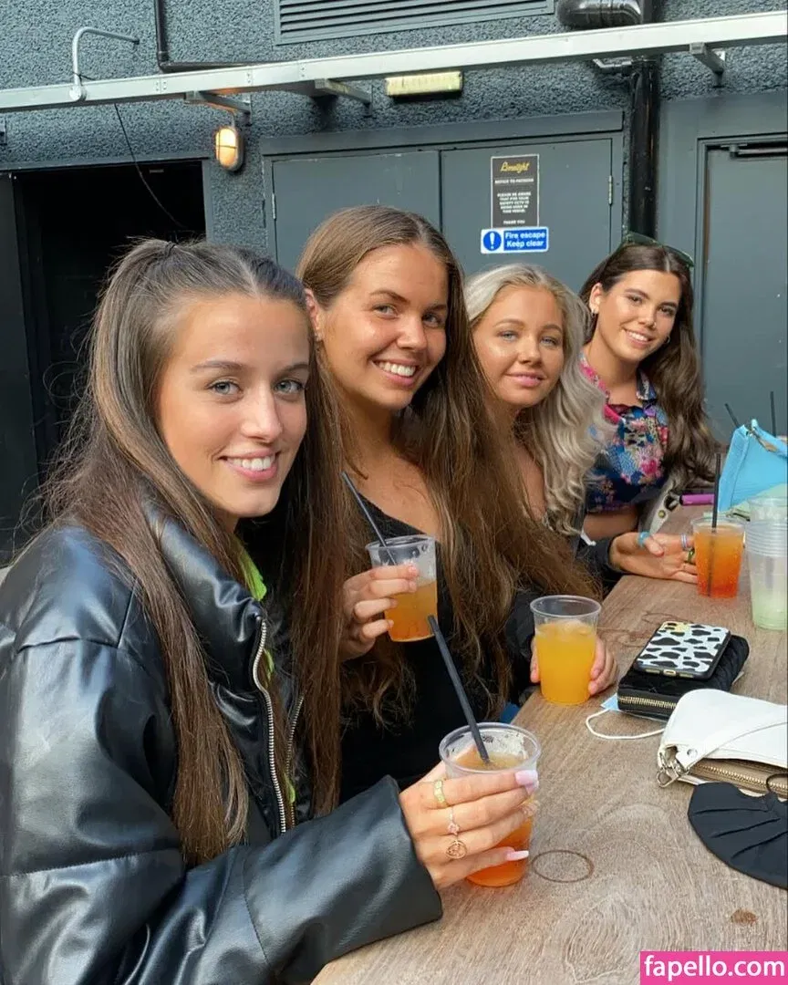 Lucy McCullough Onlyfans Photo Gallery 