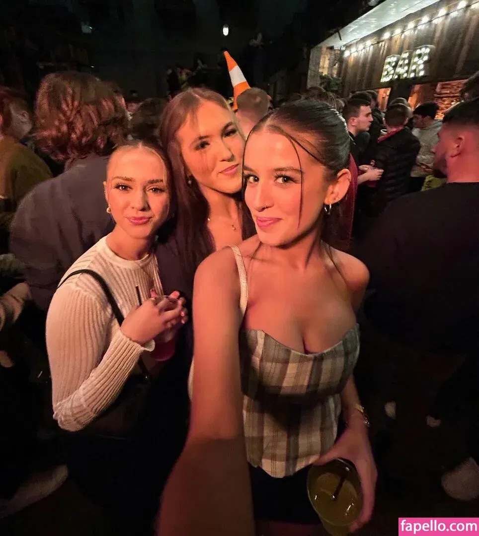 Lucy McCullough Onlyfans Photo Gallery 