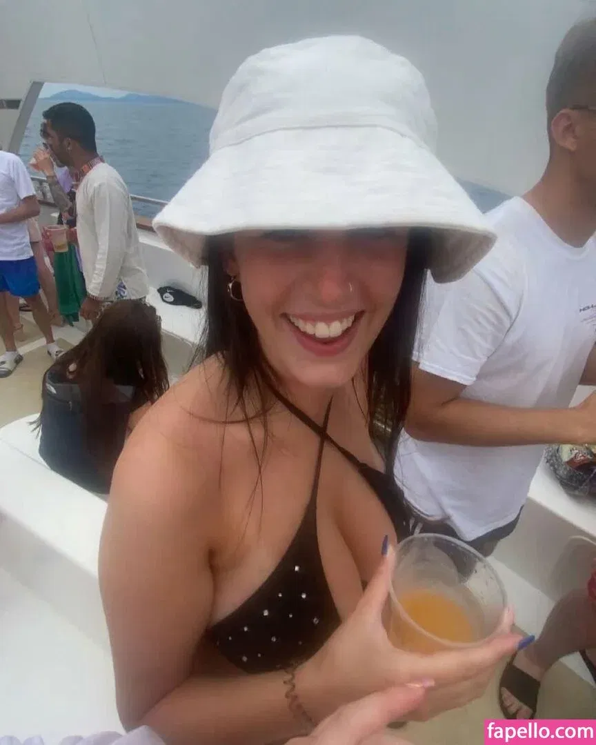 Lucy McCullough Onlyfans Photo Gallery 