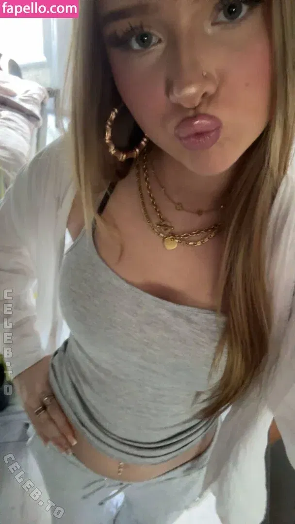 Lenya Onlyfans Photo Gallery 