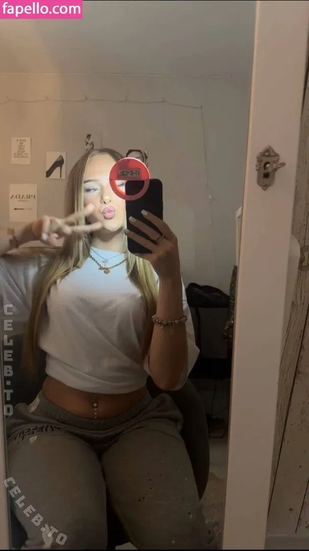 Lenya Onlyfans Photo Gallery 