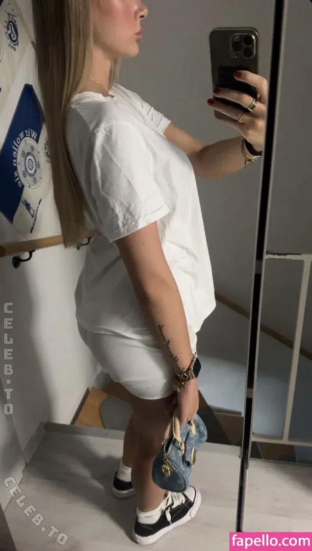 Lenya Onlyfans Photo Gallery 