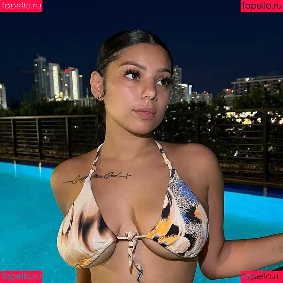 Lina Bina Onlyfans Photo Gallery 