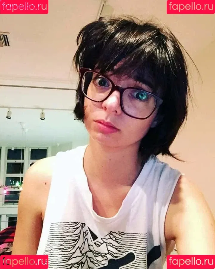 Kate Micucci Onlyfans Photo Gallery 