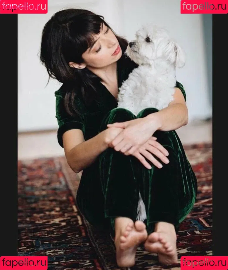 Kate Micucci Onlyfans Photo Gallery 
