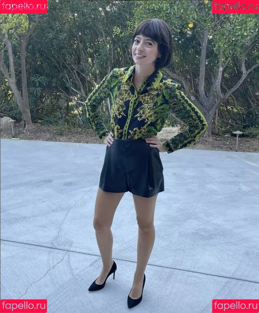 Kate Micucci Onlyfans Photo Gallery 