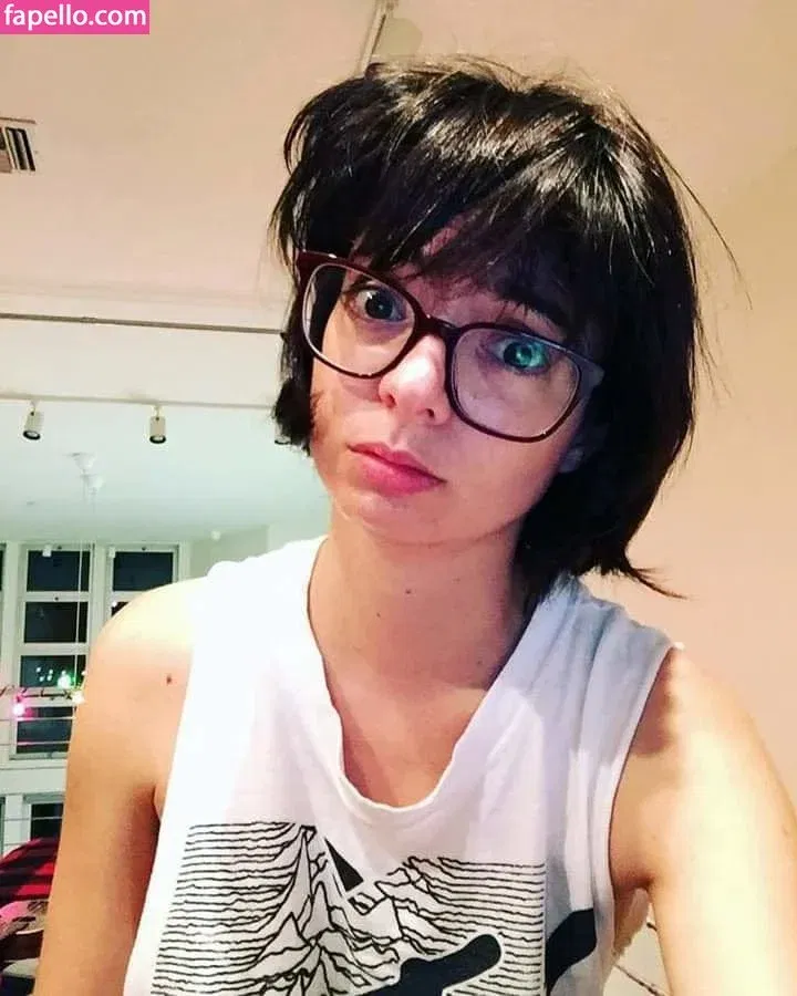 Kate Micucci Onlyfans Photo Gallery 