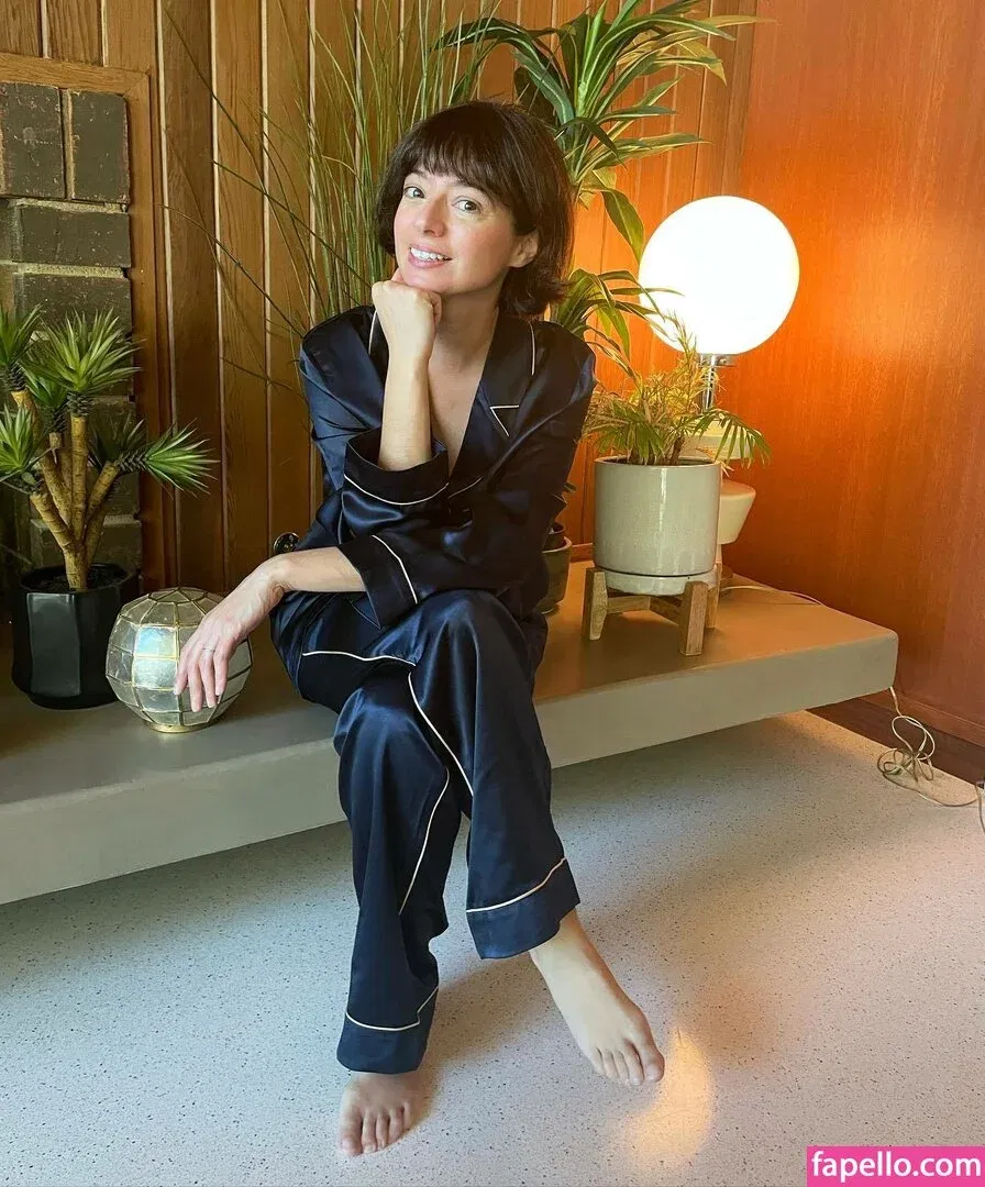 Kate Micucci Onlyfans Photo Gallery 