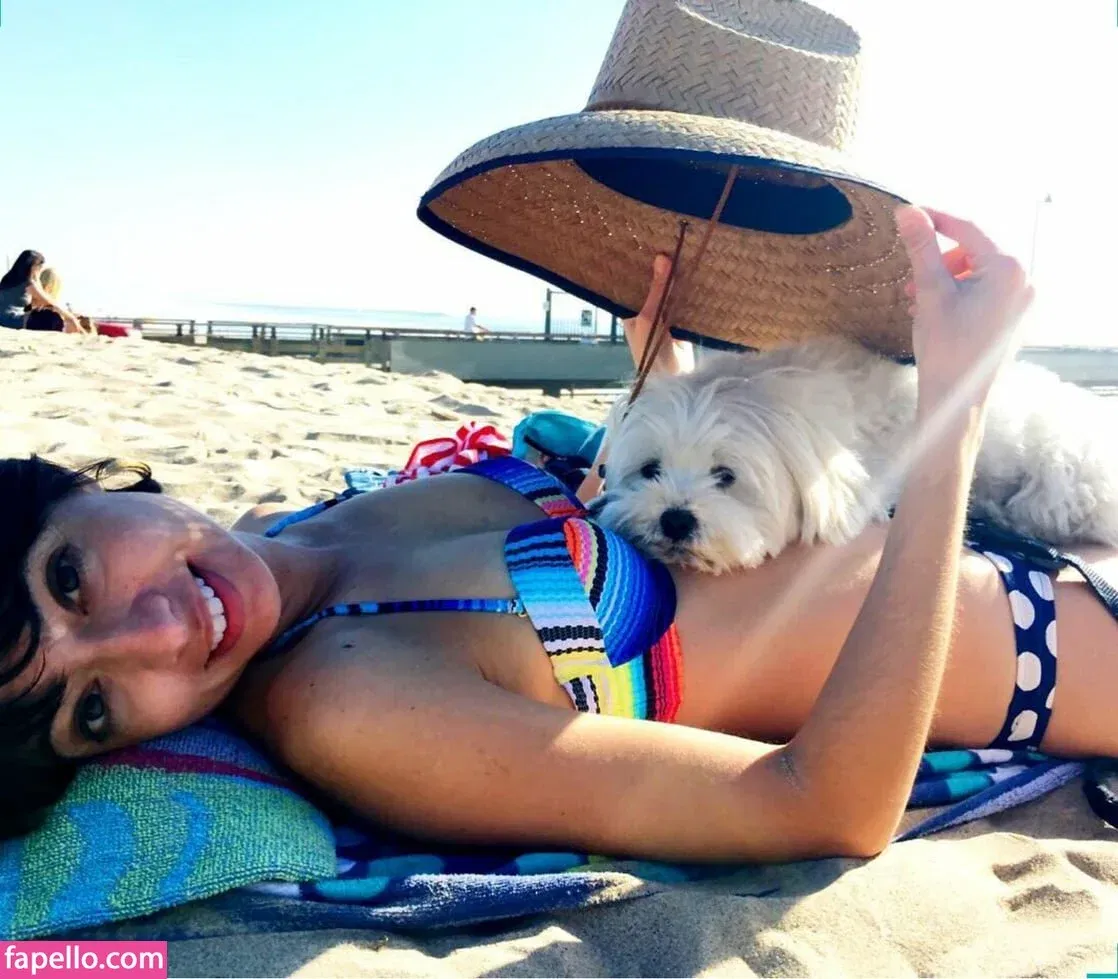 Kate Micucci Onlyfans Photo Gallery 