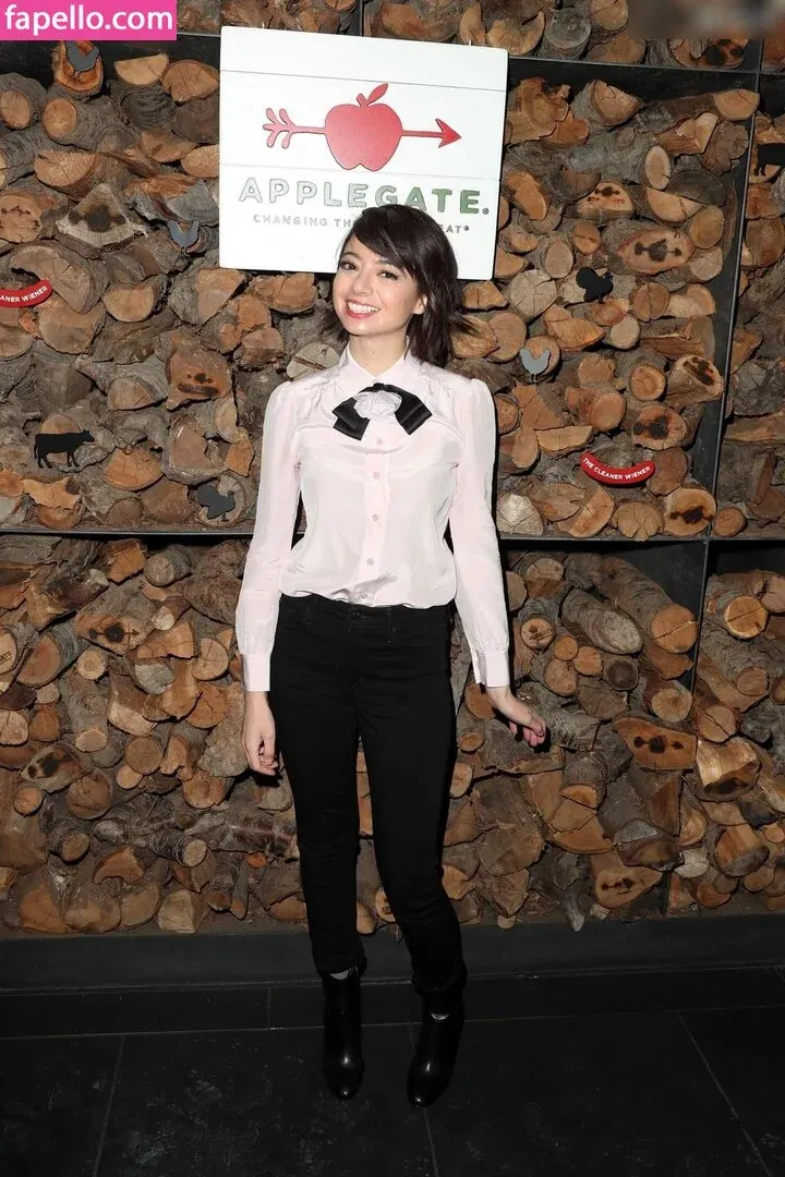 Kate Micucci Onlyfans Photo Gallery 