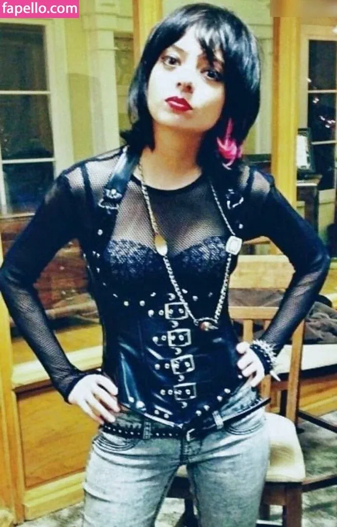 Kate Micucci Onlyfans Photo Gallery 