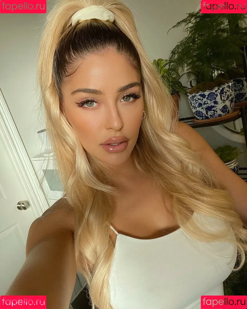 Renee Estella Onlyfans Photo Gallery 