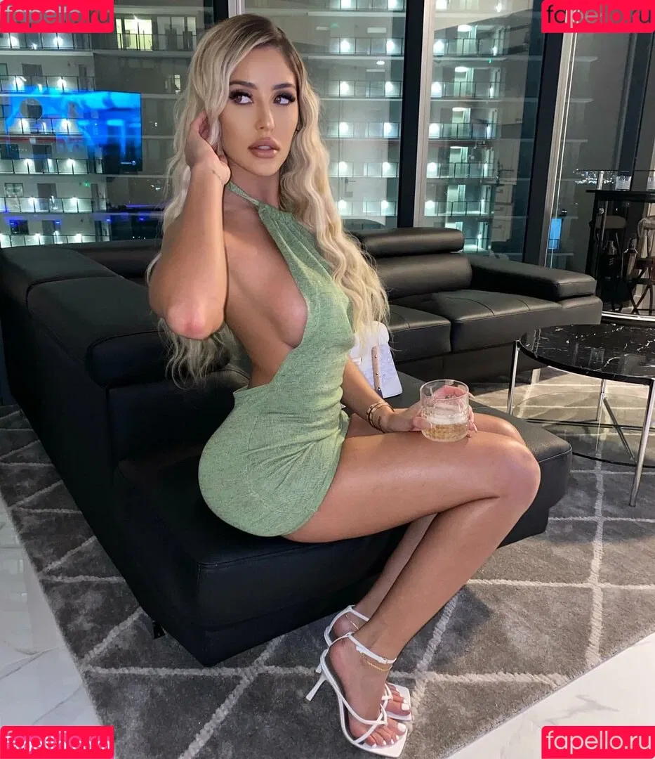 Renee Estella Onlyfans Photo Gallery 