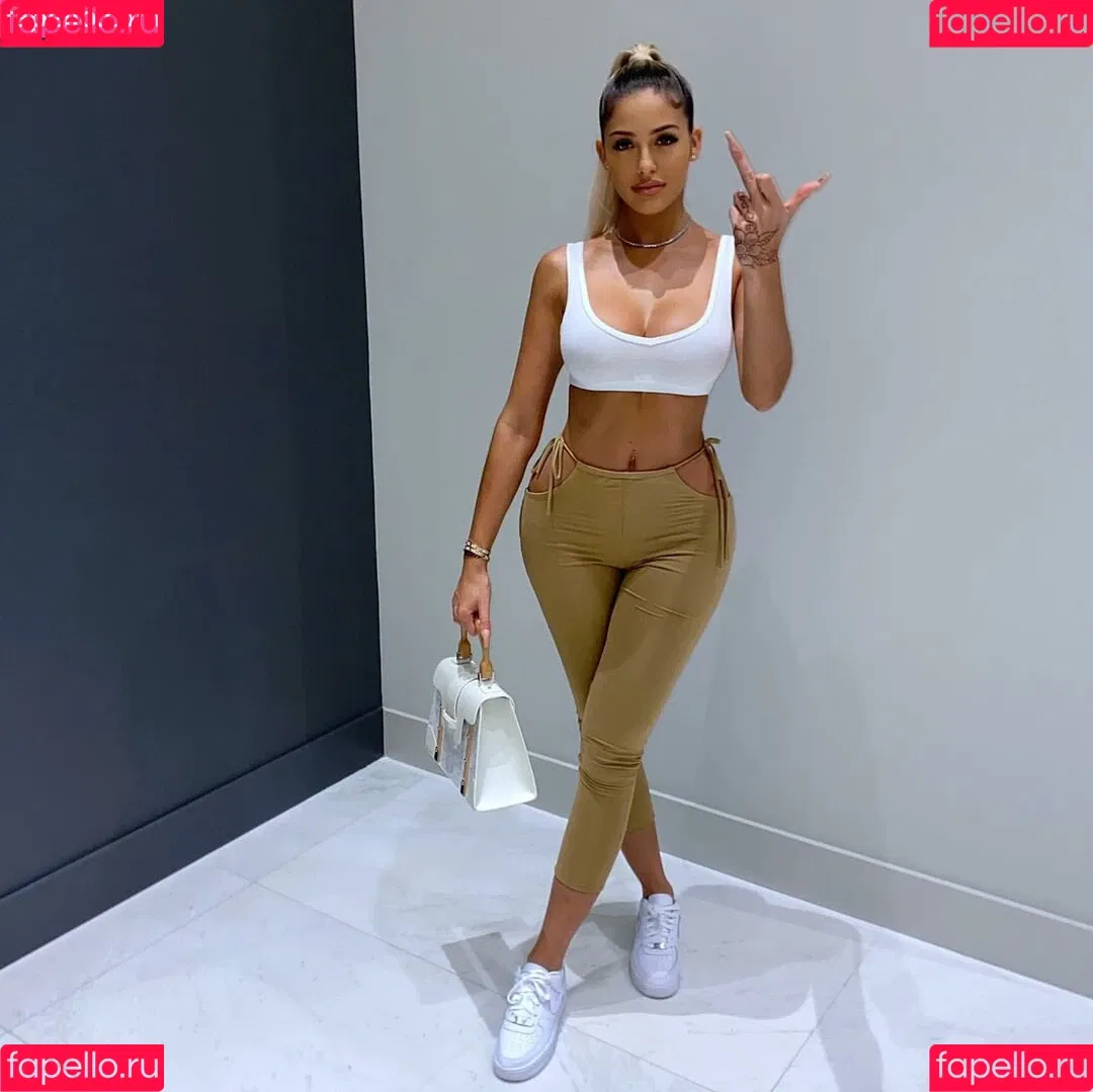Renee Estella Onlyfans Photo Gallery 