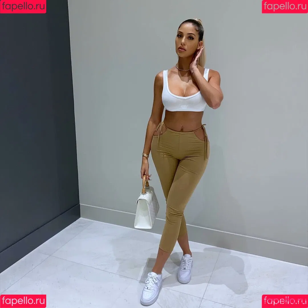 Renee Estella Onlyfans Photo Gallery 