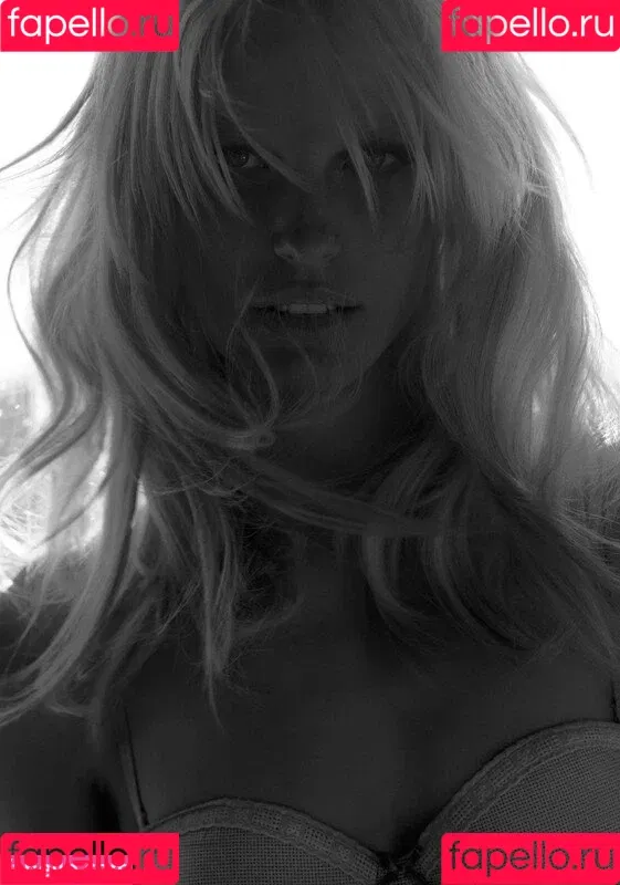 Caroline Winberg Onlyfans Photo Gallery 