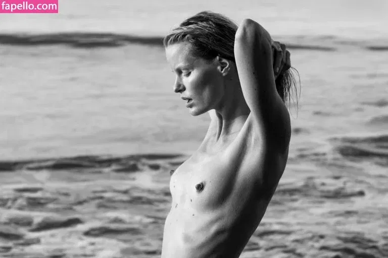 Caroline Winberg Onlyfans Photo Gallery 