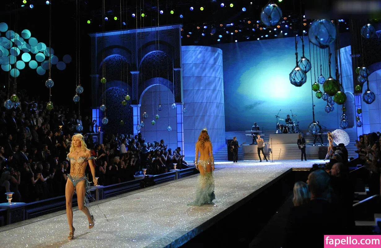 Caroline Winberg Onlyfans Photo Gallery 