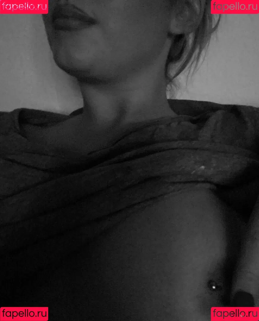 Taraxes / Bea69_98 Onlyfans Photo Gallery 