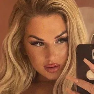 Taraxes / Bea69_98 Onlyfans Photo Gallery 