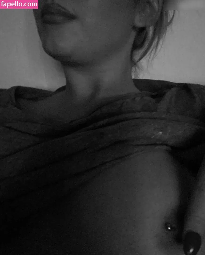 Taraxes / Bea69_98 Onlyfans Photo Gallery 