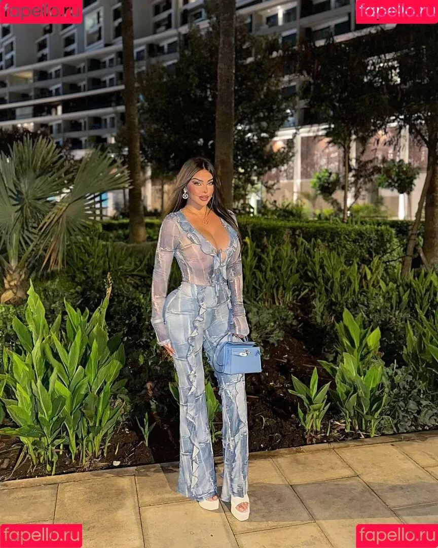 Kahina Onlyfans Photo Gallery 