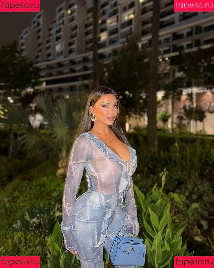 Kahina Onlyfans Photo Gallery 