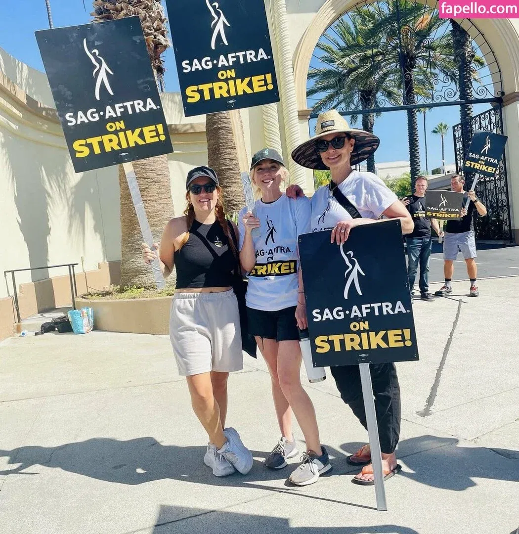 Kahina Onlyfans Photo Gallery 