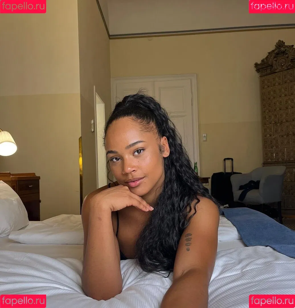 Flora Farrell Onlyfans Photo Gallery 