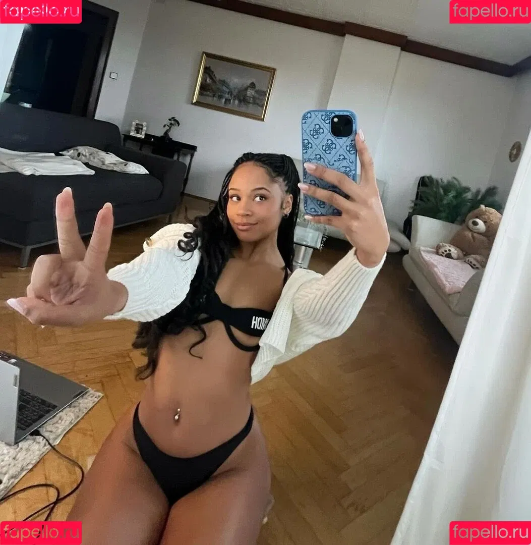Flora Farrell Onlyfans Photo Gallery 