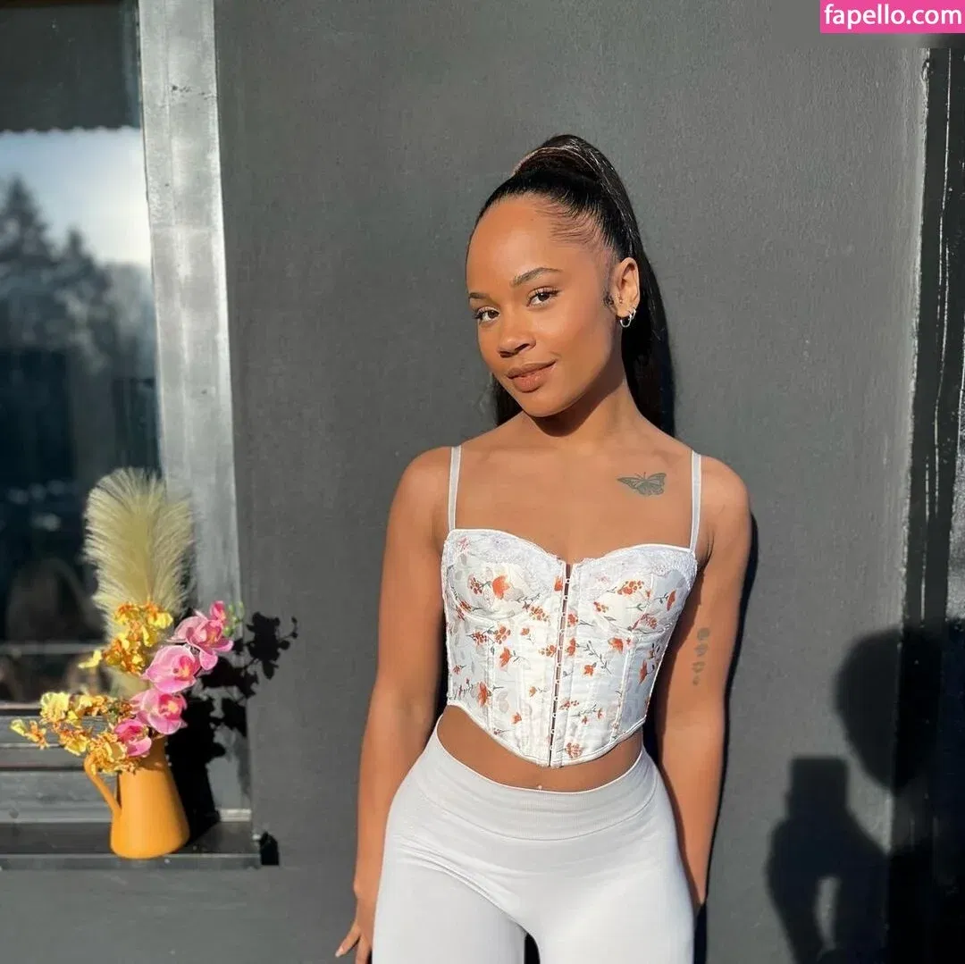 Flora Farrell Onlyfans Photo Gallery 