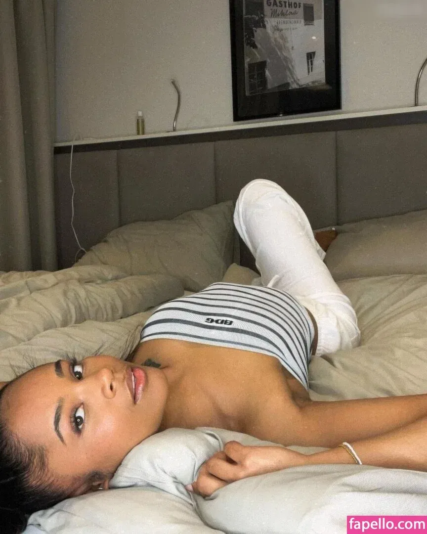 Flora Farrell Onlyfans Photo Gallery 