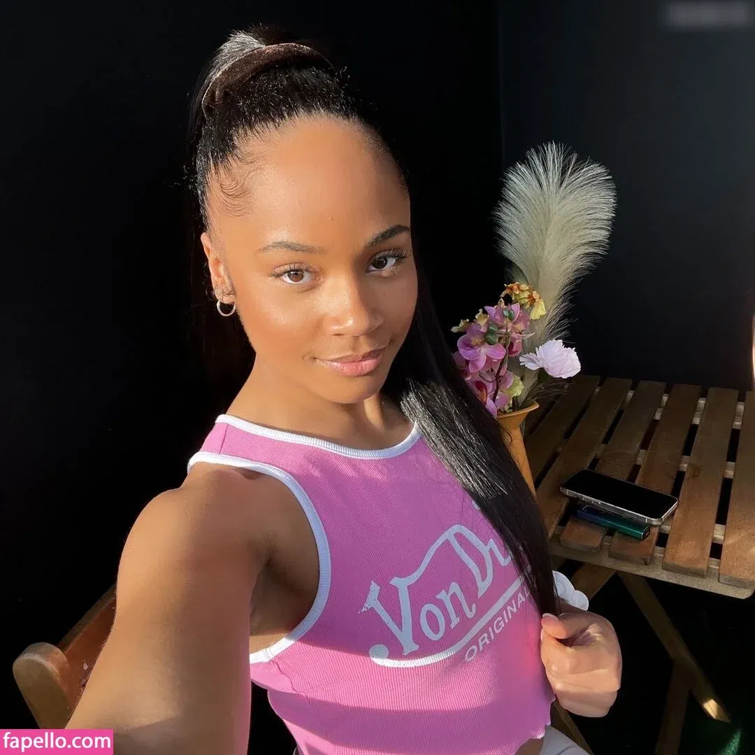 Flora Farrell Onlyfans Photo Gallery 