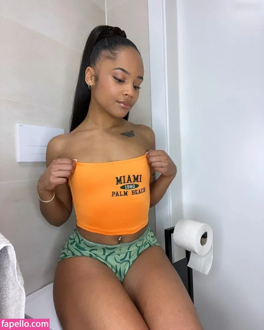 Flora Farrell Onlyfans Photo Gallery 