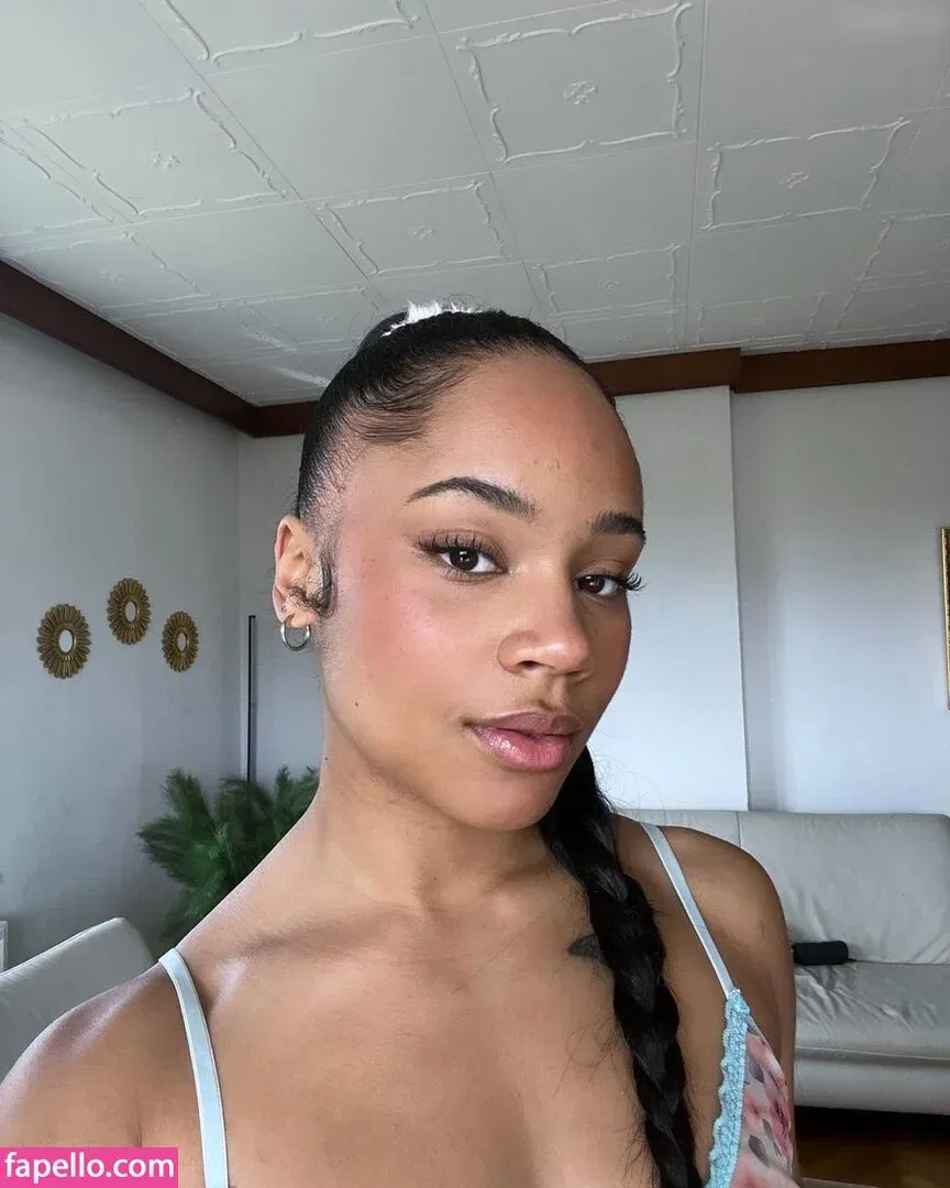 Flora Farrell Onlyfans Photo Gallery 