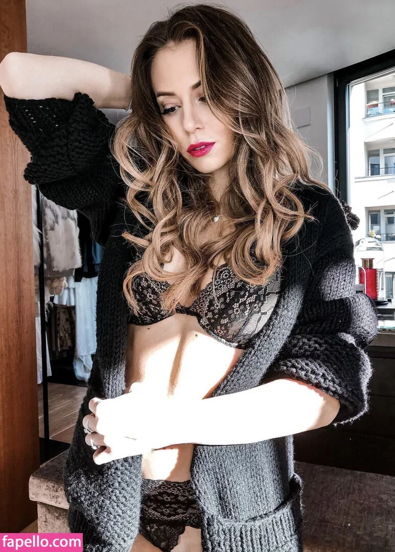 Alina Schulte im Hoff Onlyfans Photo Gallery 