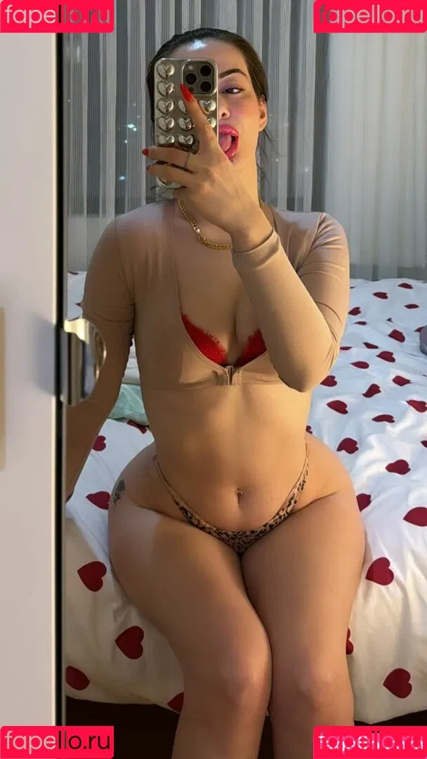 oznrgvn Onlyfans Photo Gallery 