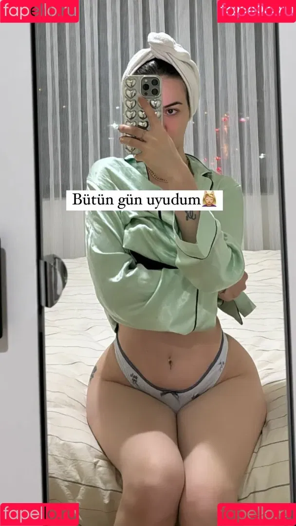 oznrgvn Onlyfans Photo Gallery 