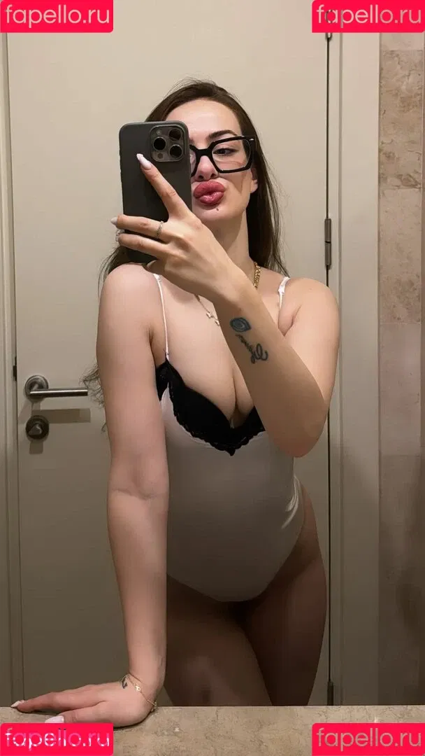oznrgvn Onlyfans Photo Gallery 