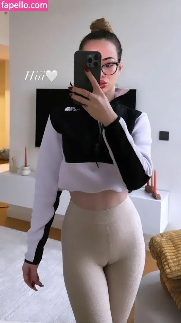 oznrgvn Onlyfans Photo Gallery 