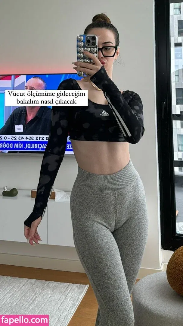 oznrgvn Onlyfans Photo Gallery 