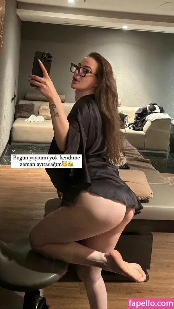 oznrgvn Onlyfans Photo Gallery 