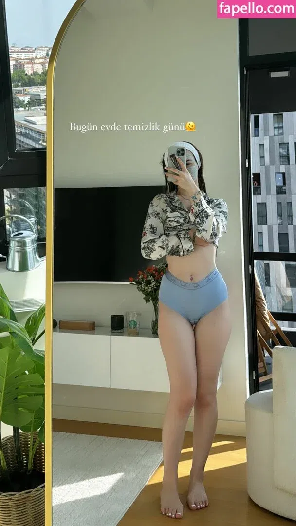 oznrgvn Onlyfans Photo Gallery 