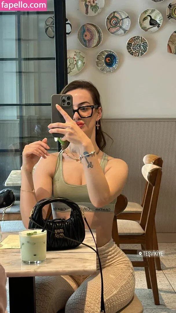 oznrgvn Onlyfans Photo Gallery 