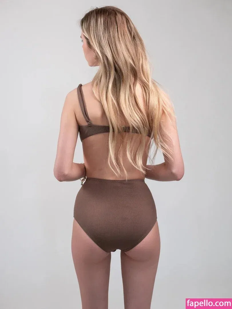 Coralie Houle Onlyfans Photo Gallery 