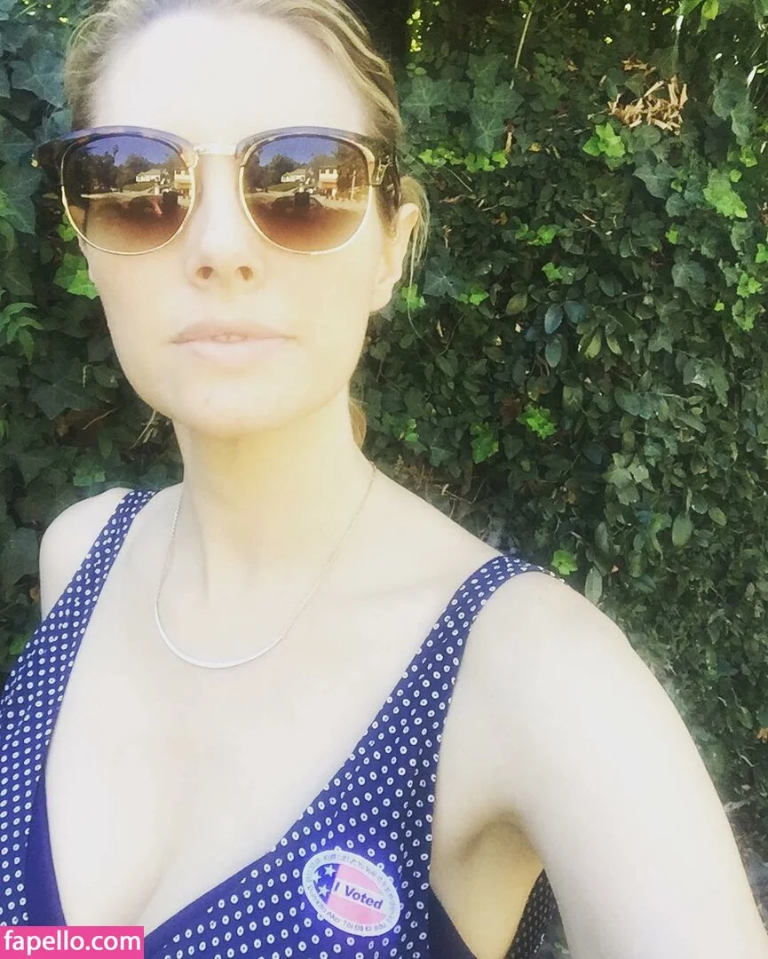 April Bowlby Onlyfans Photo Gallery 