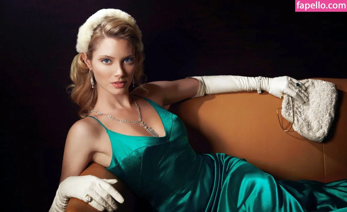 April Bowlby Onlyfans Photo Gallery 