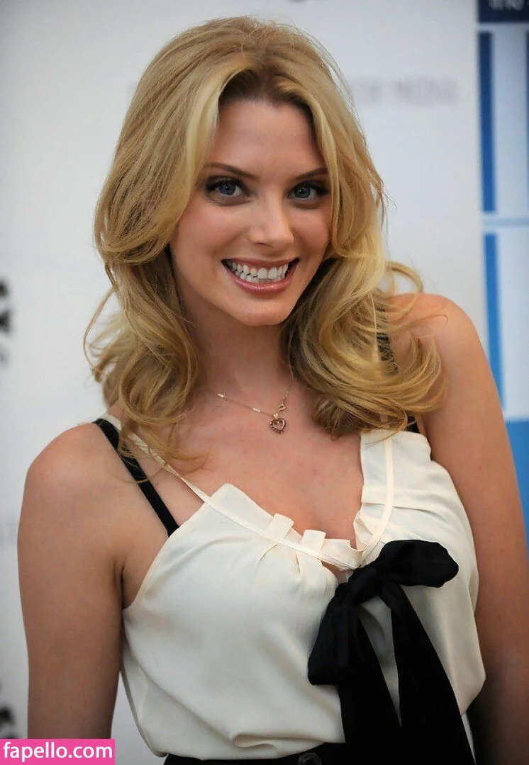 April Bowlby Onlyfans Photo Gallery 