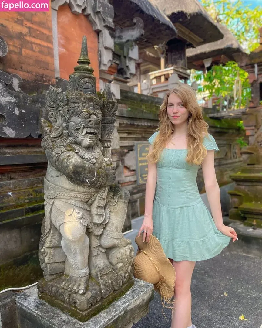 Yarify ASMR Onlyfans Photo Gallery 